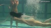 सेक्सी फिल्म वीडियो Underwater acrobatics lesbians Irina Barna and Anna Feher नि: शुल्क