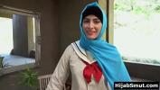 सेक्सी डाउनलोड Girl in hijab trained how to fuck HD